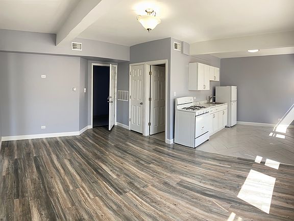 2nd image of 4253 S Whipple St #204
