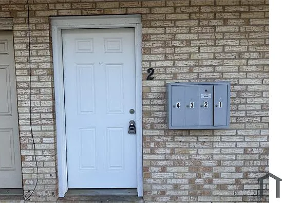 2 bed, 800 sqft, $1,400 — Photo 2