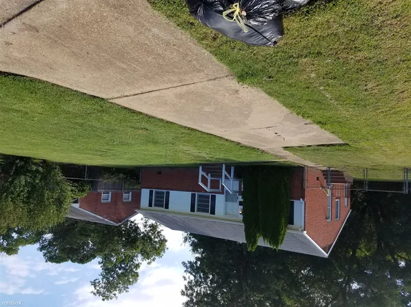 15 Berkley Dr, Hampton, VA 23663