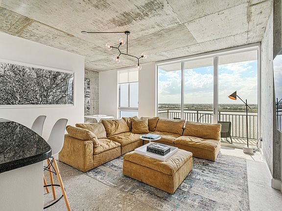 4th image of 300 S Australian Ave Unit 1512