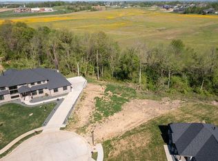 1399 Walnut Ridge Dr, Columbia, IL 62236