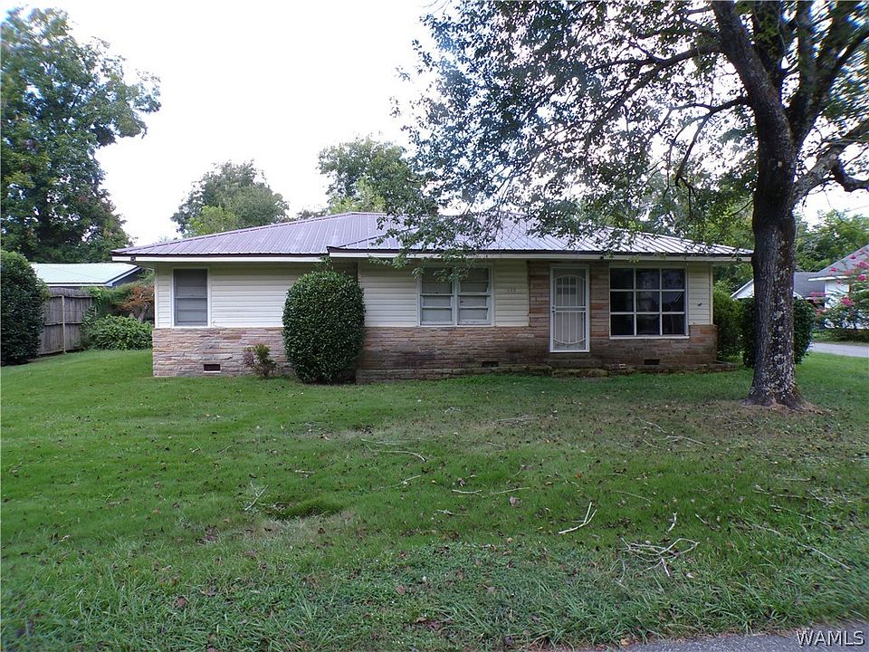 1st image of 833 3rd Ave NE