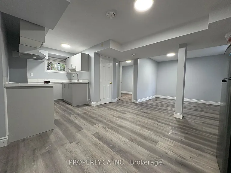100 Masterson Cres #LOWER — Photo 6