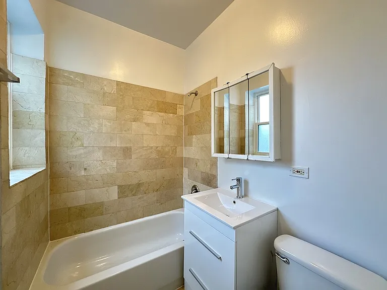 3533 W Fullerton Ave #4 — Photo 20