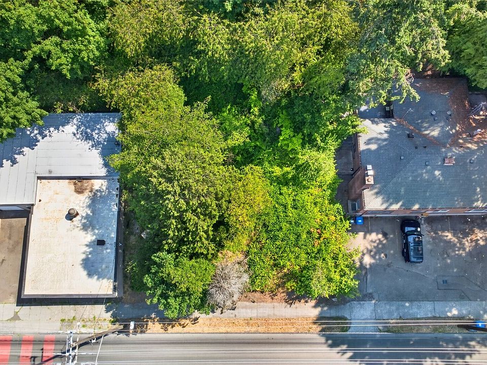 2nd image of 4040 Delridge Way SW