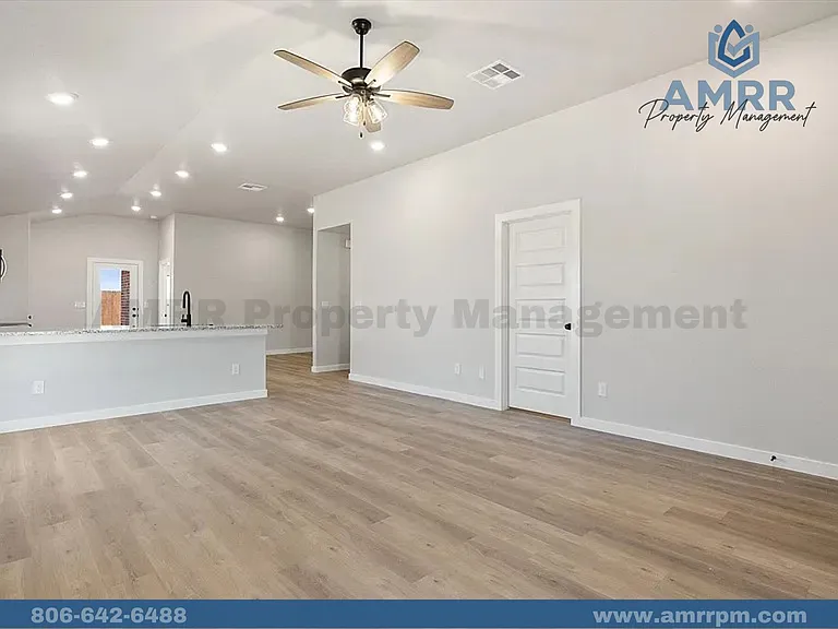 2304 Abbeville Ave — Photo 8