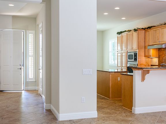 2nd image of 2001 Cove Ln