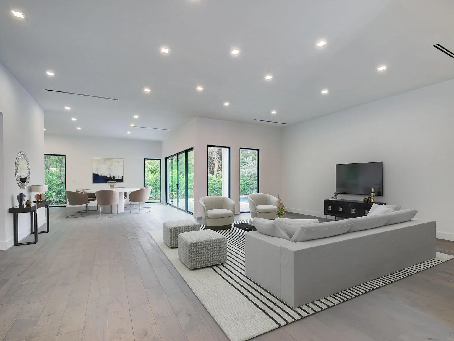 4 bed, 4.5 bath, 3891 sqft, $22,000 — Photo 3