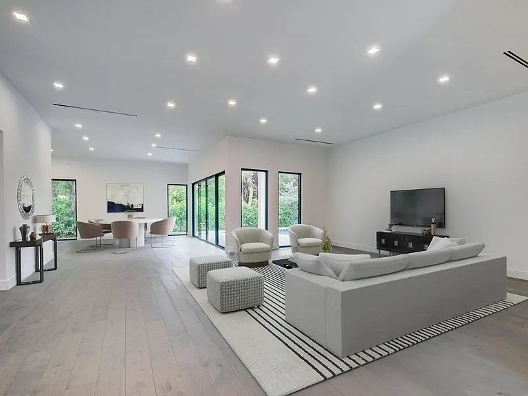 120 Summa St — Photo 3