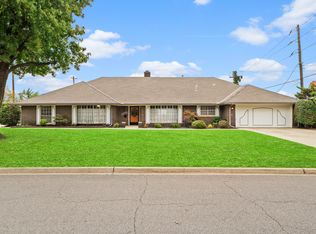 8209 Lakehurst Dr, Oklahoma City, OK 73120