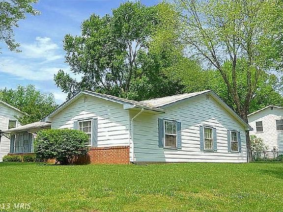 4th image of 978 Summer Hill Dr