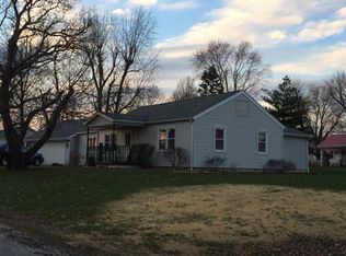 221 E Washington St, Mt Sterling, IL 62353