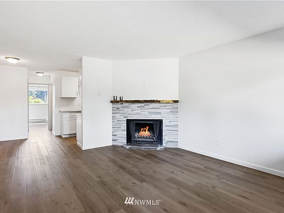 5th image of 9623 S 248th St #D-5
