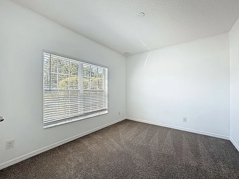 662 Vitoria Rd — Photo 15