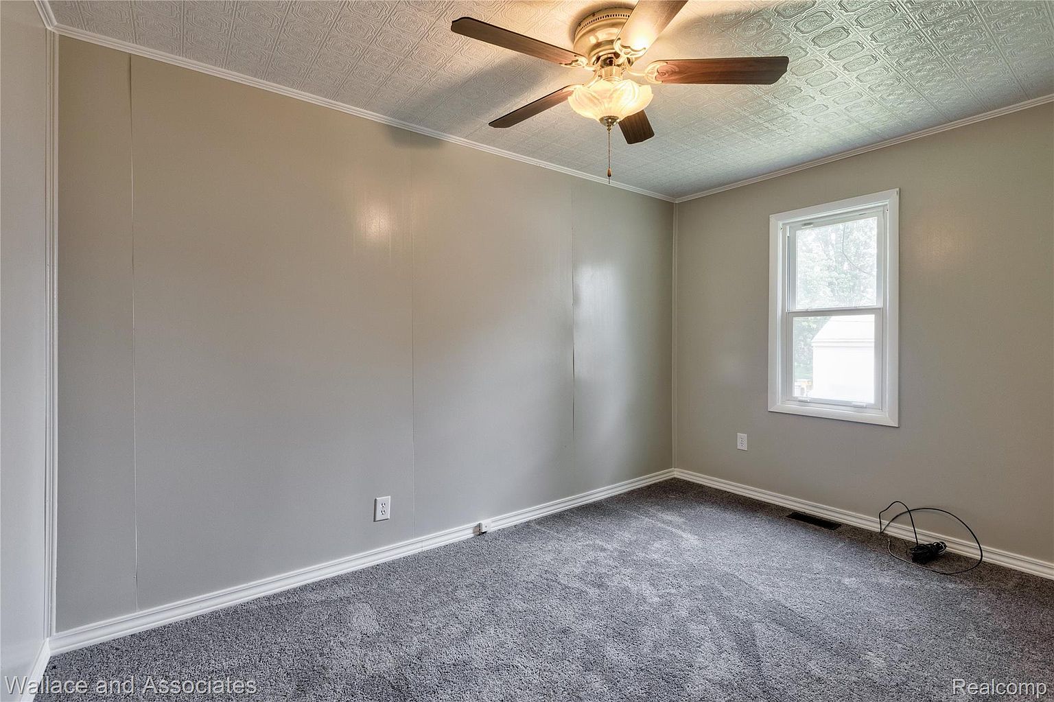 1429 Division St, photo 13