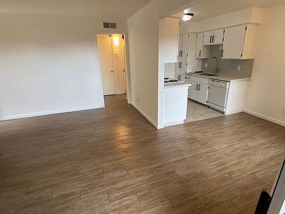 5th image of 1550 W Ashlan Ave APT 111