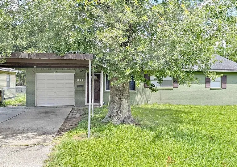 255 Smelker Ave — Photo 1