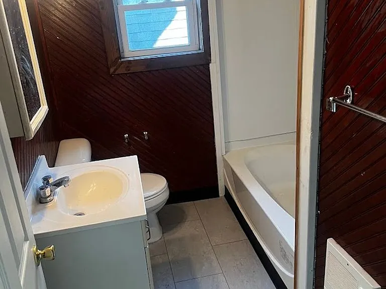 5531 Howe Street — Photo 7