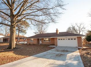 207 NW 65th St, Gladstone, MO 64118
