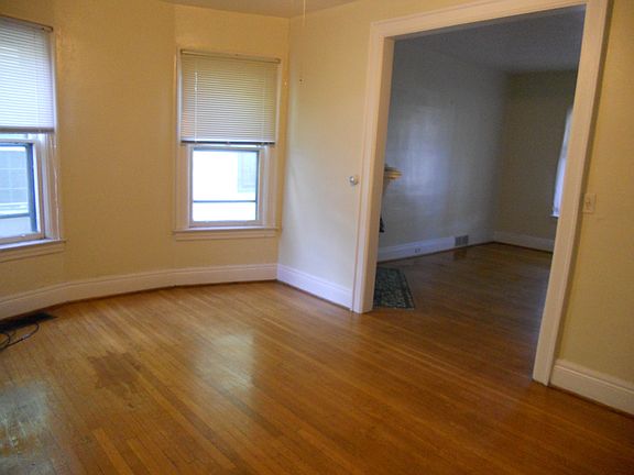 4th image of 25 Inwood Pl #1