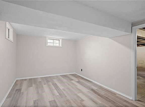 5th image of 317 NE Northcrest Dr