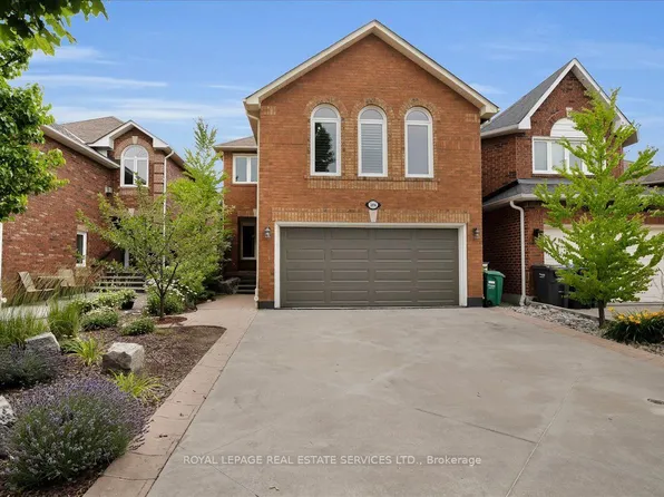 3896 Densbury Dr, Mississauga, ON L5N 6Y9