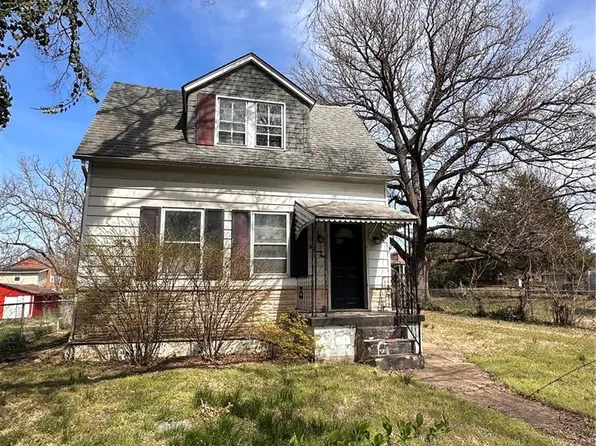329 Goetz Ave, Saint Louis, MO 63125