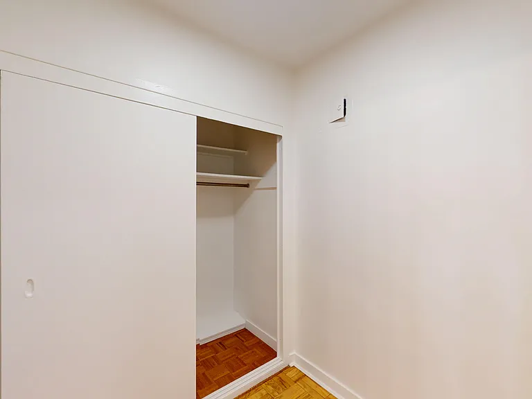 412 E 55th St #5E — Photo 7