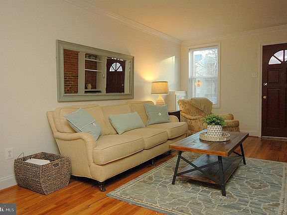2nd image of 2220 Essex St