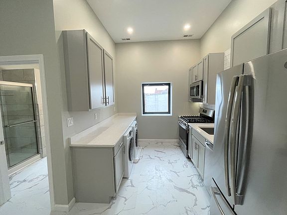 4th image of 225-235 Essex St #4-7