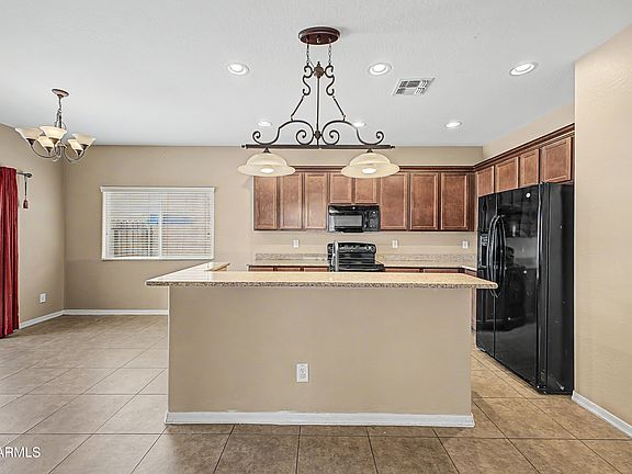 3rd image of 1357 W CRAPE Road