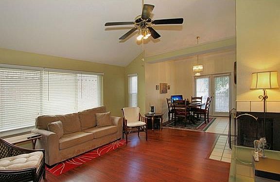 5th image of 937 Boxwood Dr