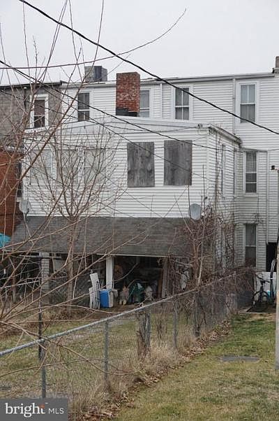 2nd image of 1110 N George St
