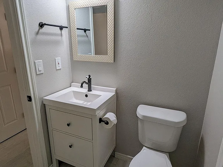 114 Scofield Ave #111 — Photo 9