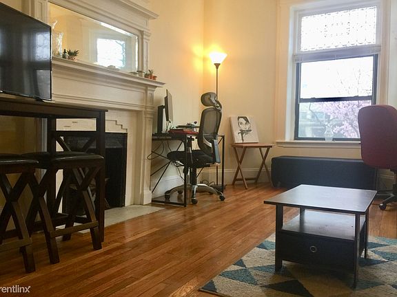 1318 Commonwealth Living Room