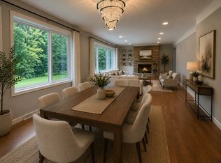 3520 Rayburn Rd, Bloomfield Hills, MI 48304