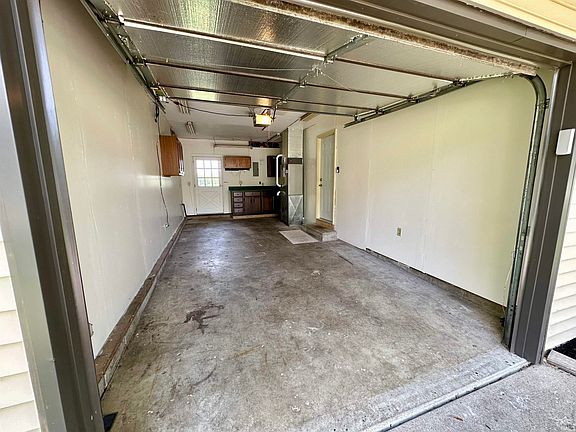 5th image of 1599 Mason Dixon Dr E
