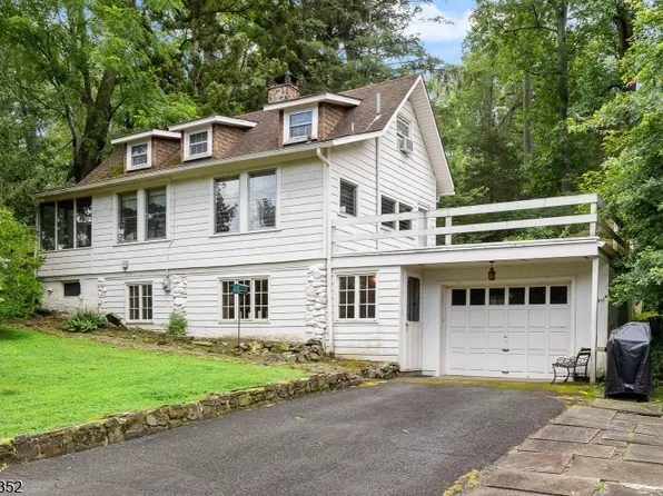 60 Gillette Rd, Long Hill Twp., NJ 07933