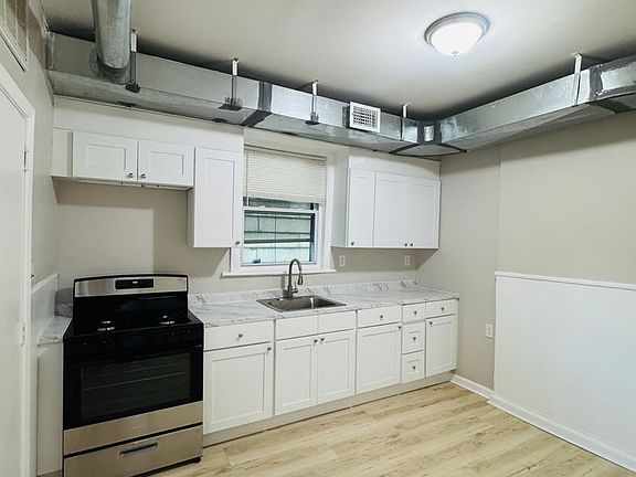 4th image of 38 S 17th St Floor 1