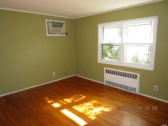 4th image of 672 Diellen Ln