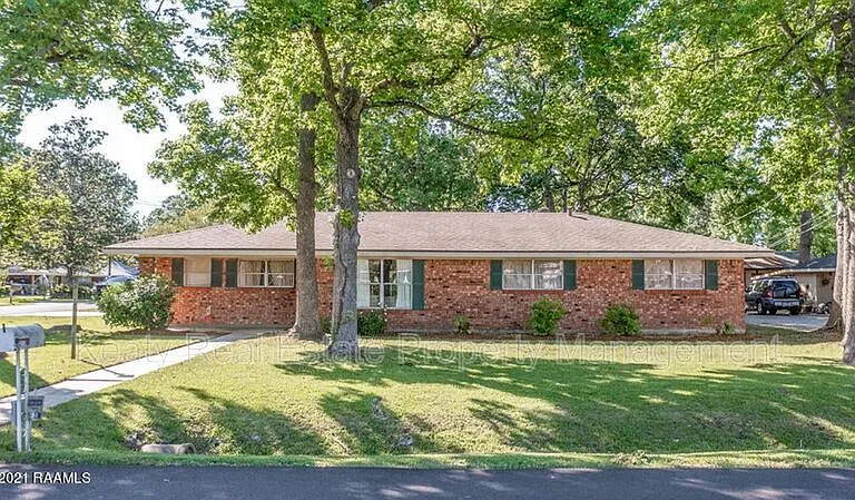 214 Dover Dr — Photo 1