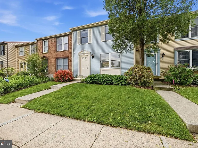 7619 Nutwood Ct — Photo 1