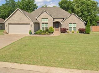 30 Crest St, Jackson, TN 38301