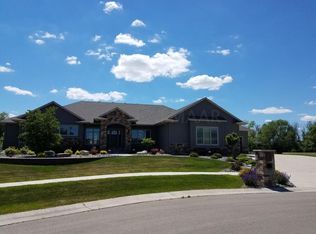 2832 Samuel Dr S, Fargo, ND 58104