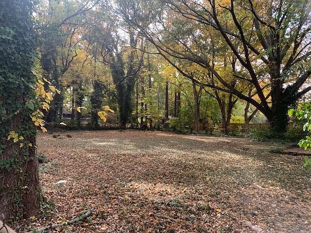 2nd image of 3258 Raymond Dr