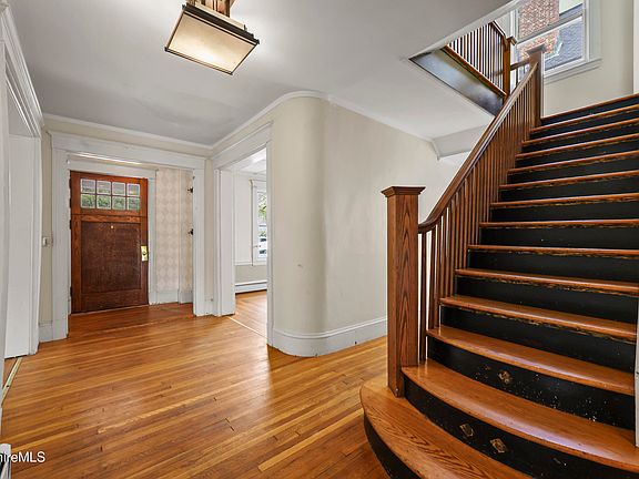 2nd image of 203 Bartlett Ave