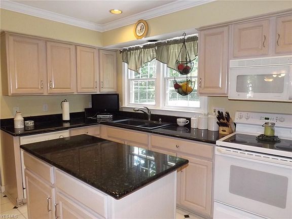 5th image of 10491 Halcyon Dr