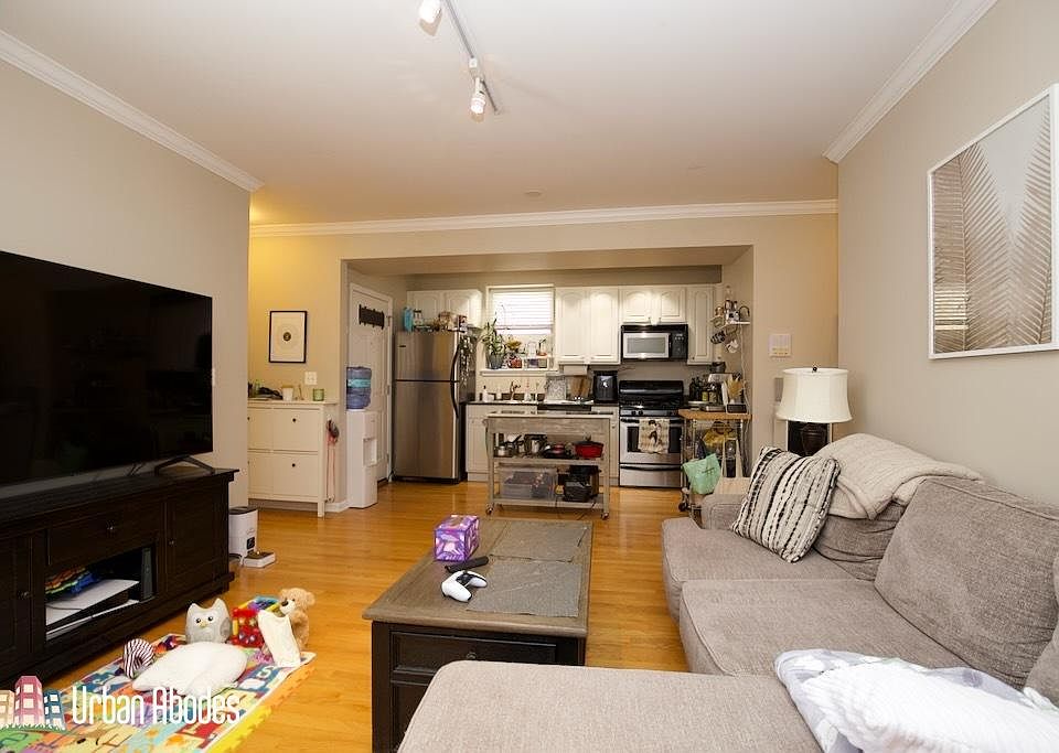 1st image of 4339 N Damen Ave Unit 2R