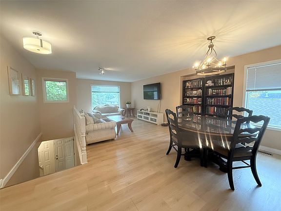 5th image of 154 Ritchie Ct