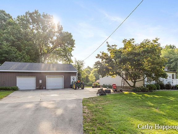 2nd image of 858 Kellogg Rd